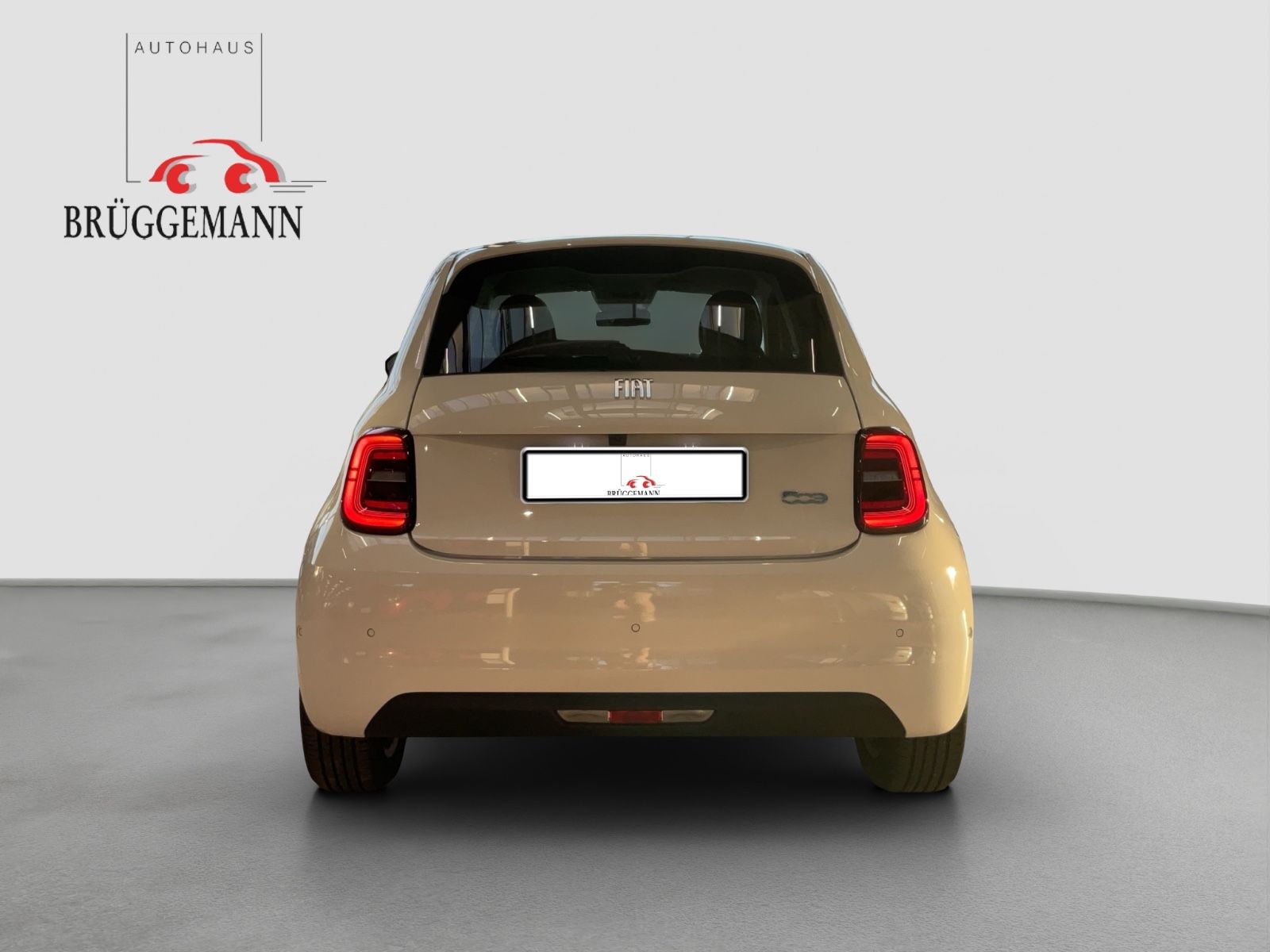 Fahrzeugabbildung Fiat 500e + Komfort Paket, Style Paket
