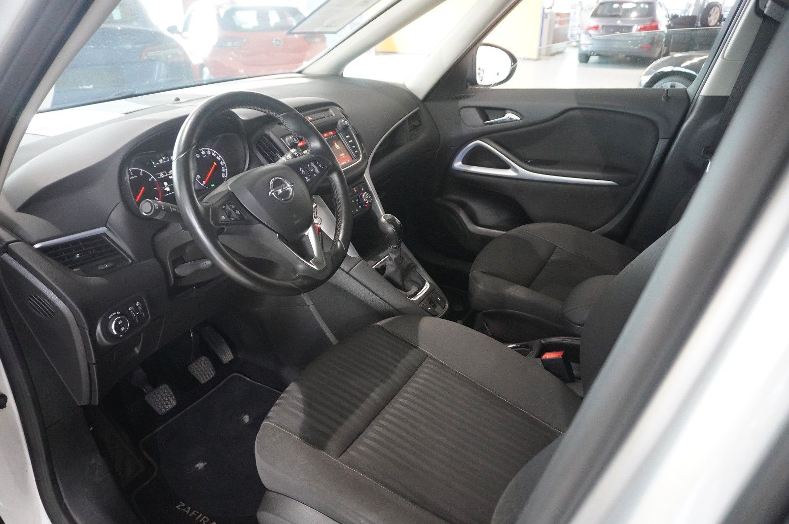 Fahrzeugabbildung Opel Zafira C 1.4T ACTICE 7-SITZE NAVI/LED/SH/PDC/AHK