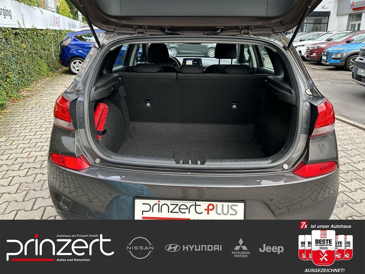 Hyundai i30 1.4 "YES!" DAB*Carplay*Tempomat*Navi*LM16"