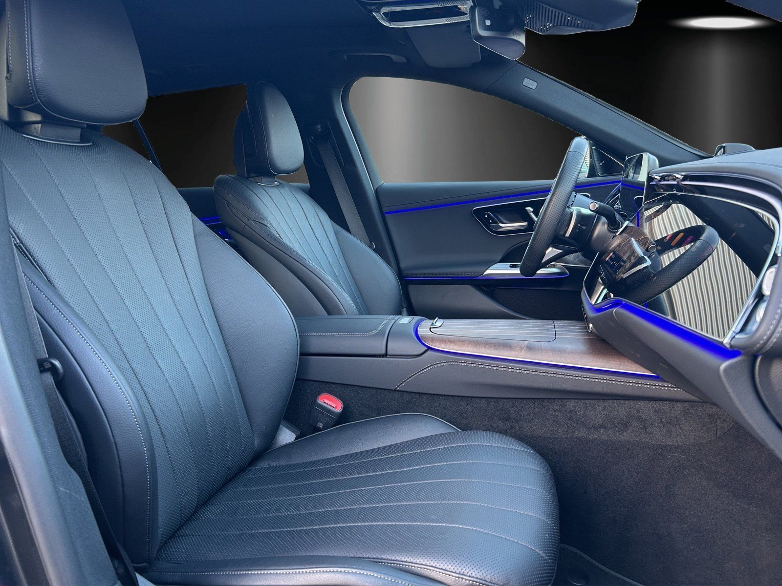 Fahrzeugabbildung Mercedes-Benz E 220 d T €95k AMG Prem Standhz DISTRO Hyper AHK