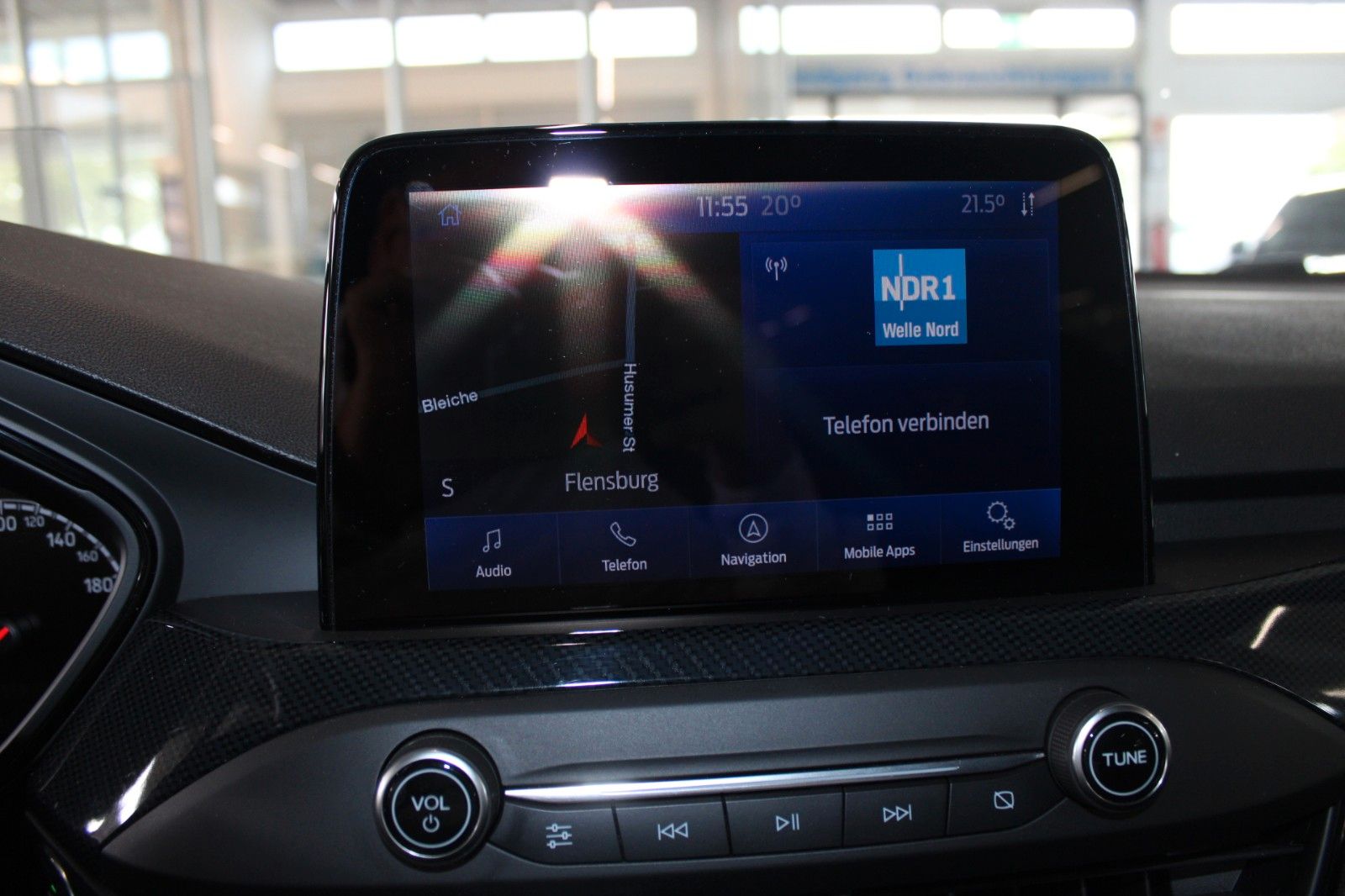 Fahrzeugabbildung Ford Focus ST LED ACC CAM NAVI Panodach HUD uvm.