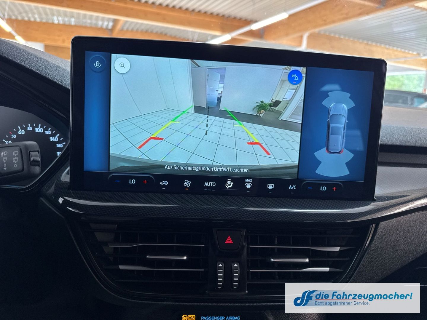Fahrzeugabbildung Ford Focus ST-Line Navi LED ACC Apple CarPlay Android