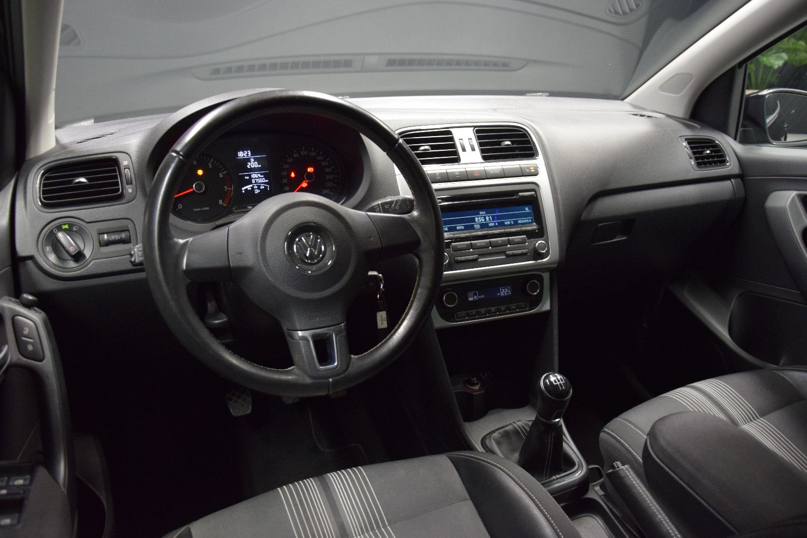 Fahrzeugabbildung Volkswagen Polo V Match Sitzheizung Climatronic PDC