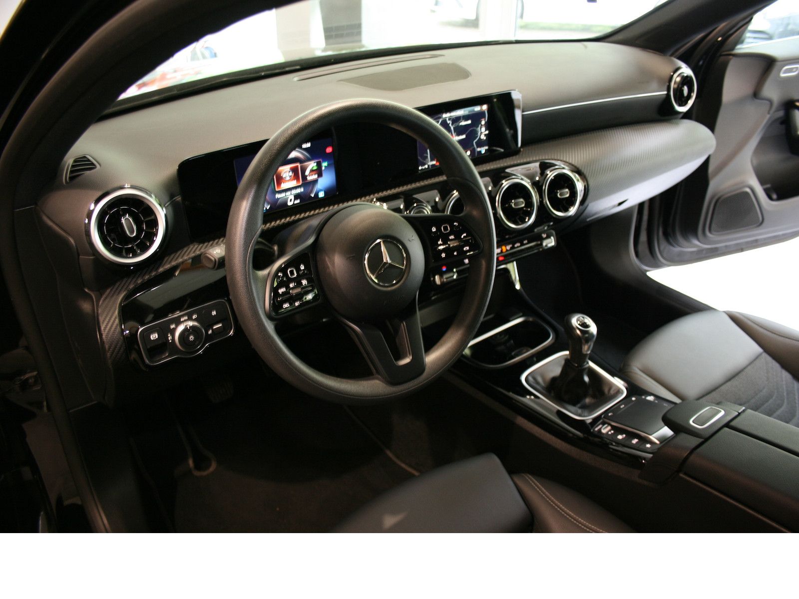 Fahrzeugabbildung Mercedes-Benz A 200 d Style *MBUX *LED*