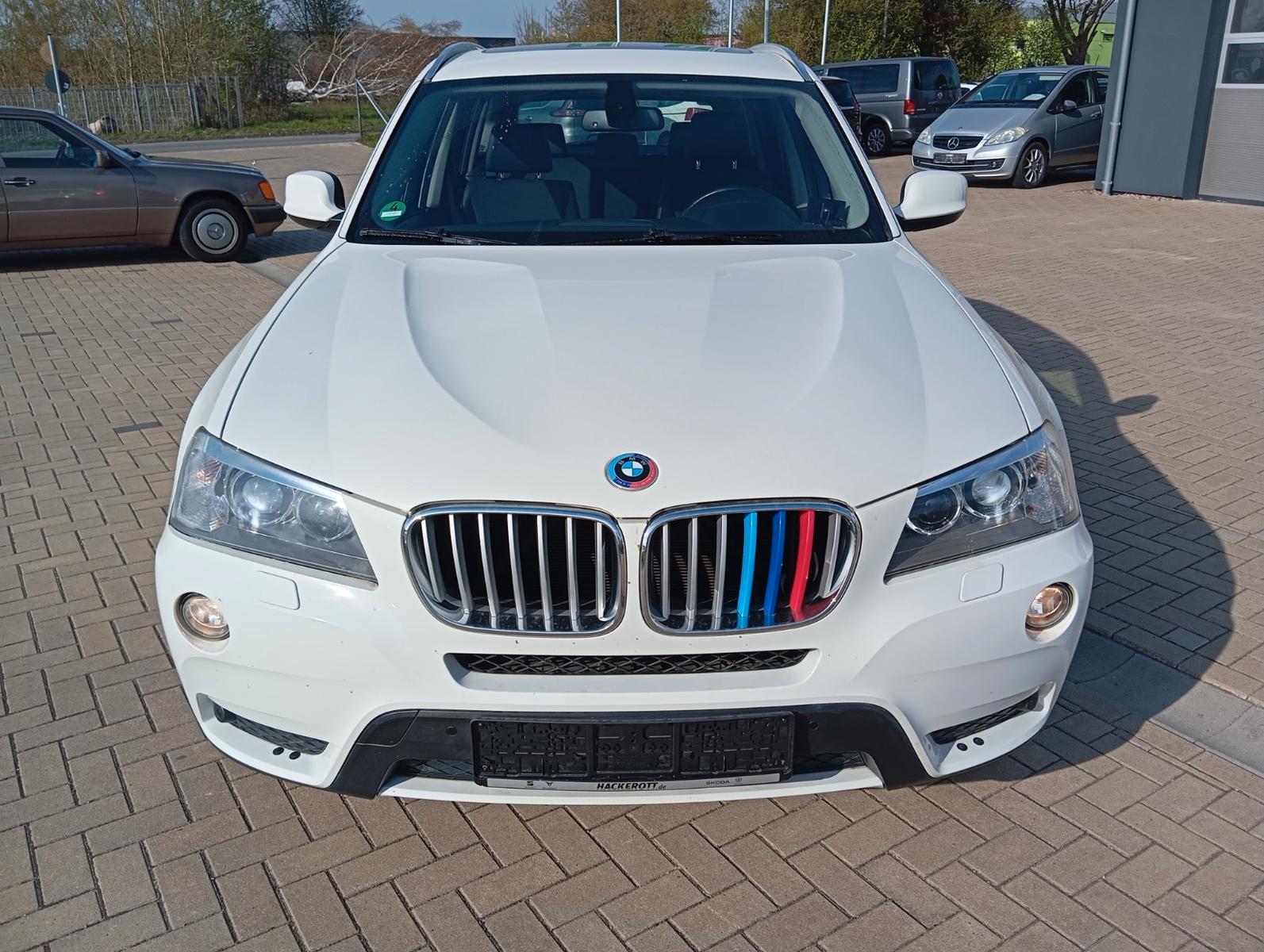 BMW X3 xDrive 20 d,Xenon,AHK,Navi,Panorama,TÜV/SERVN