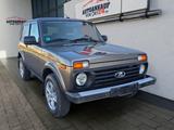 Lada Taiga Urban 4x4*AHK*1.Hand*TÜV NEU* Klima - Lada Taiga mit Benzin-Antrieb: Allradantrieb