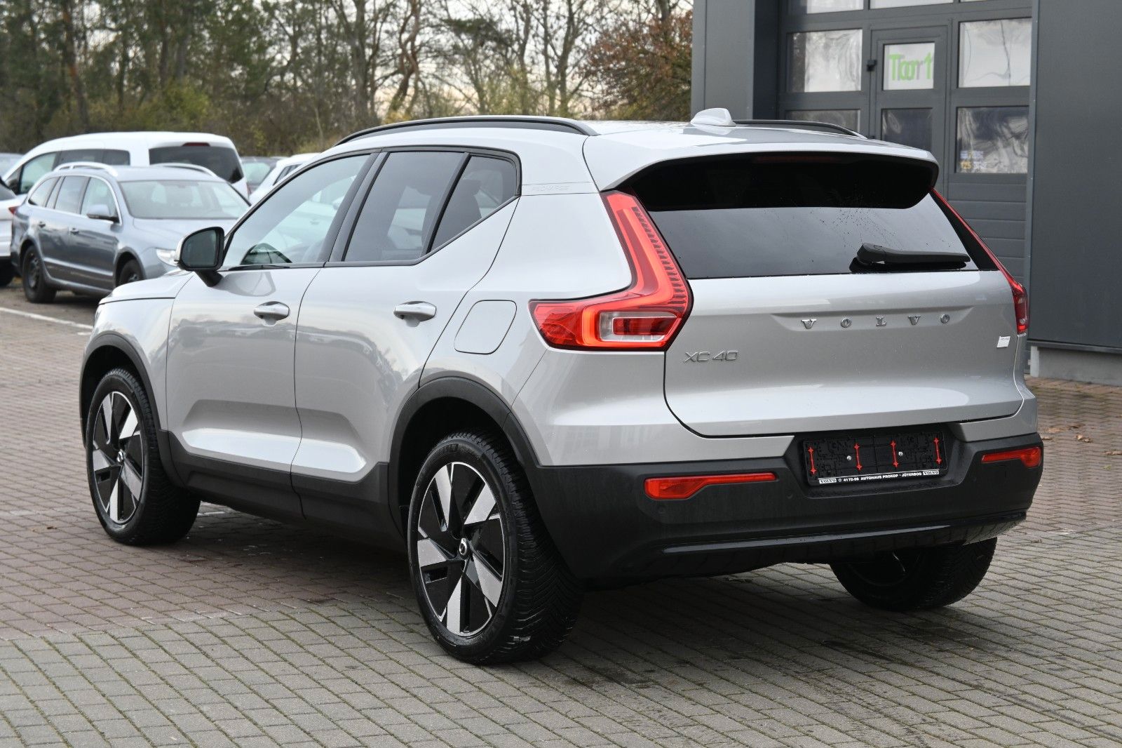 Fahrzeugabbildung Volvo XC40 Single Ext. Range Plus*LED*STHZ*CAM*BLIS