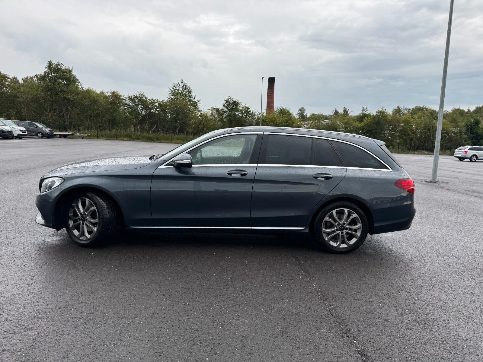 Mercedes-Benz C220 2014 — photo 11