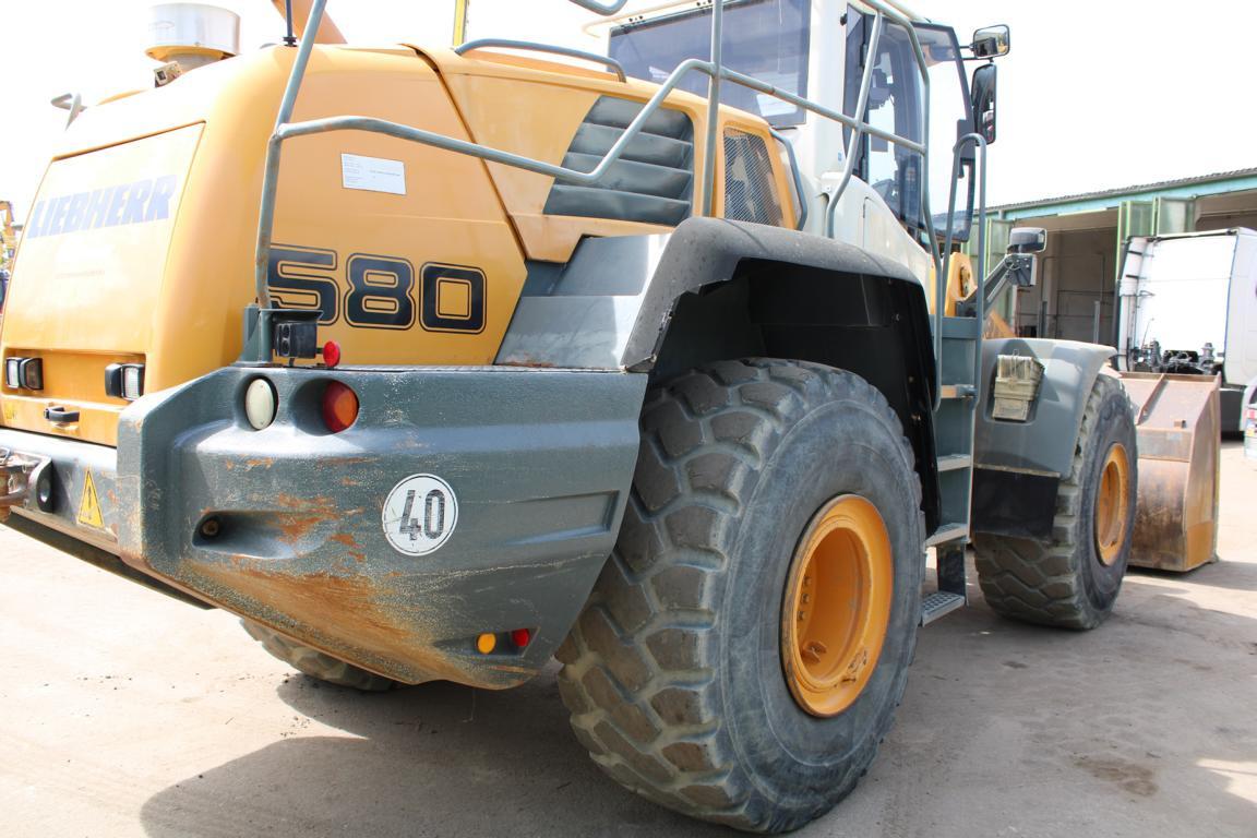 Liebherr L580 