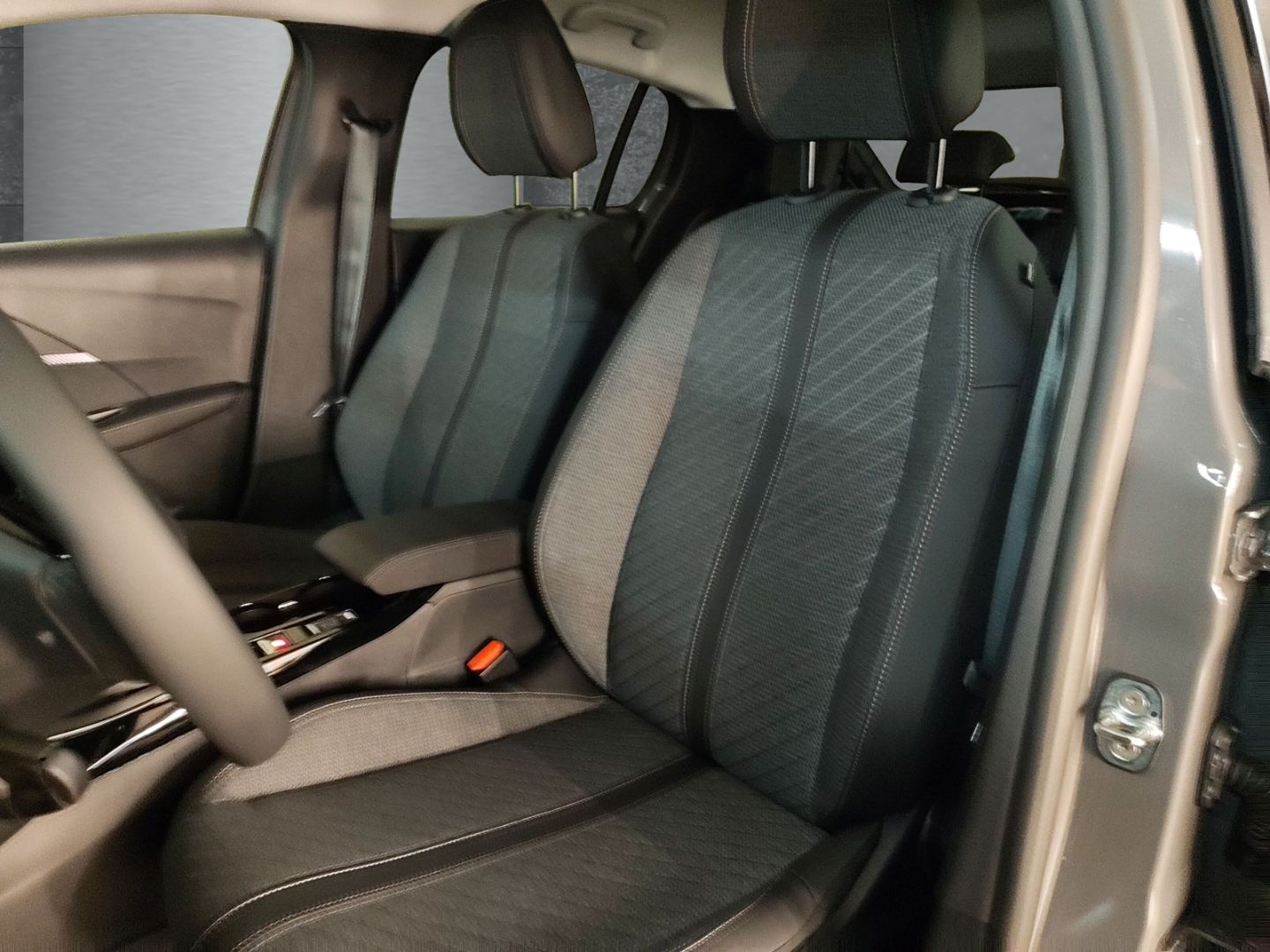 Peugeot 208 - Bild 8