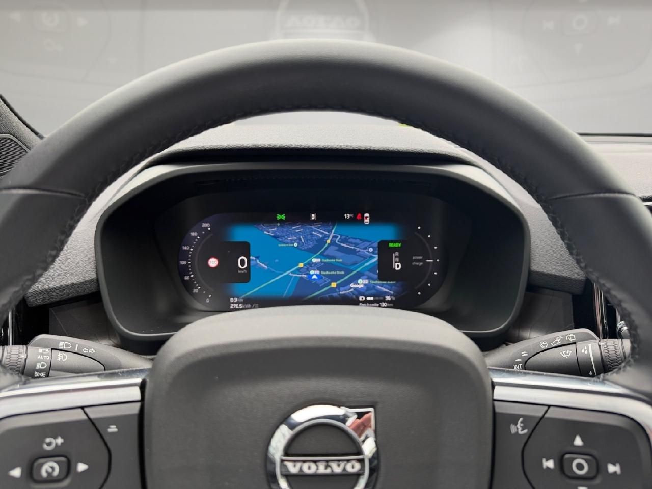 Fahrzeugabbildung Volvo XC40 Single Engine Plus RWD