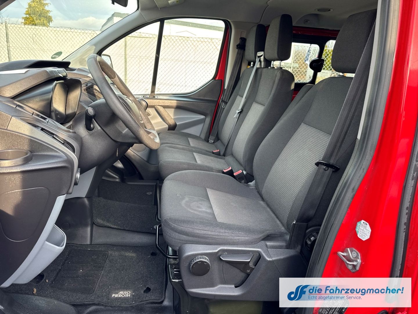 Fahrzeugabbildung Ford Transit Custom 300 L1 *7036 *KLIMA Berganfahrass