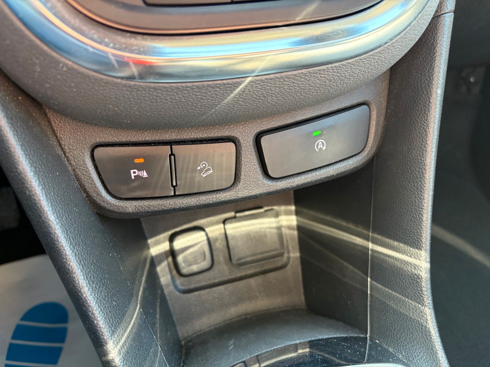 Fahrzeugabbildung Opel Mokka Innova ecoFlex 4x4 Navi Xenon Leder Kamera
