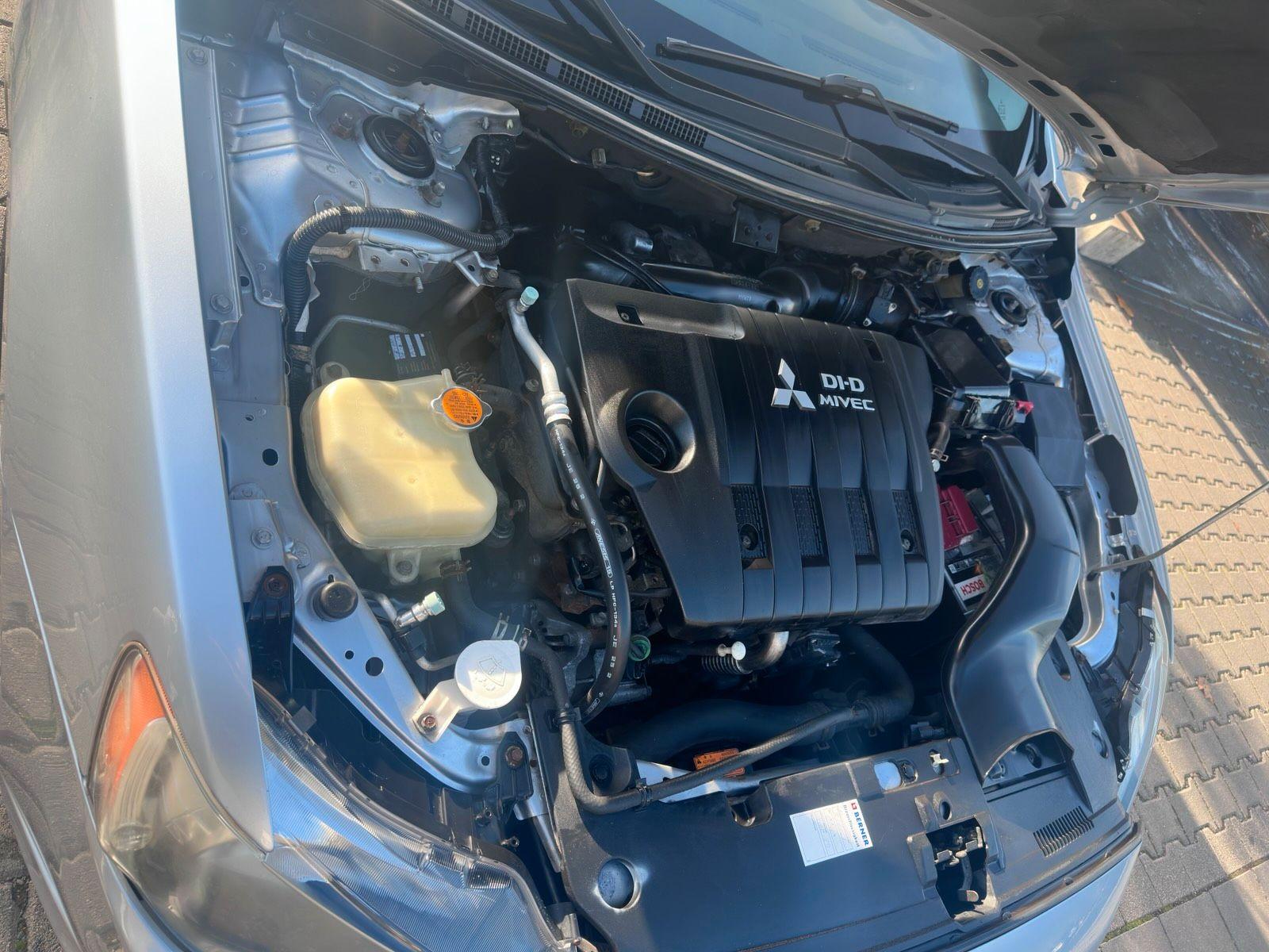 Mitsubishi Lancer 2010 — photo 11