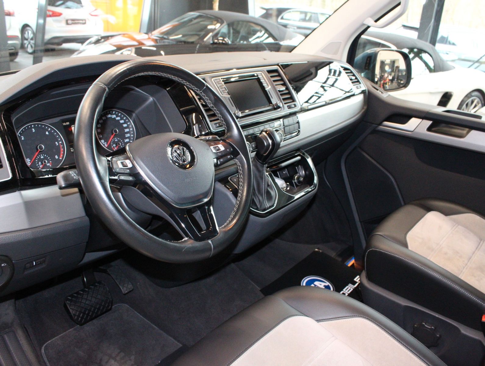 Fahrzeugabbildung Volkswagen T6 Multivan 4Motion Gener. Six*ACC*Kamera*AHK