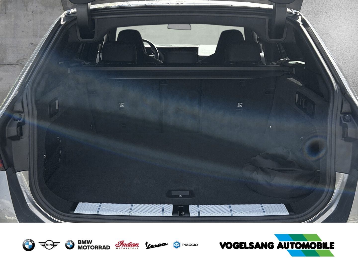 Fahrzeugabbildung BMW 530 e Touring M Sport Pro Park-Assistent Plus 20