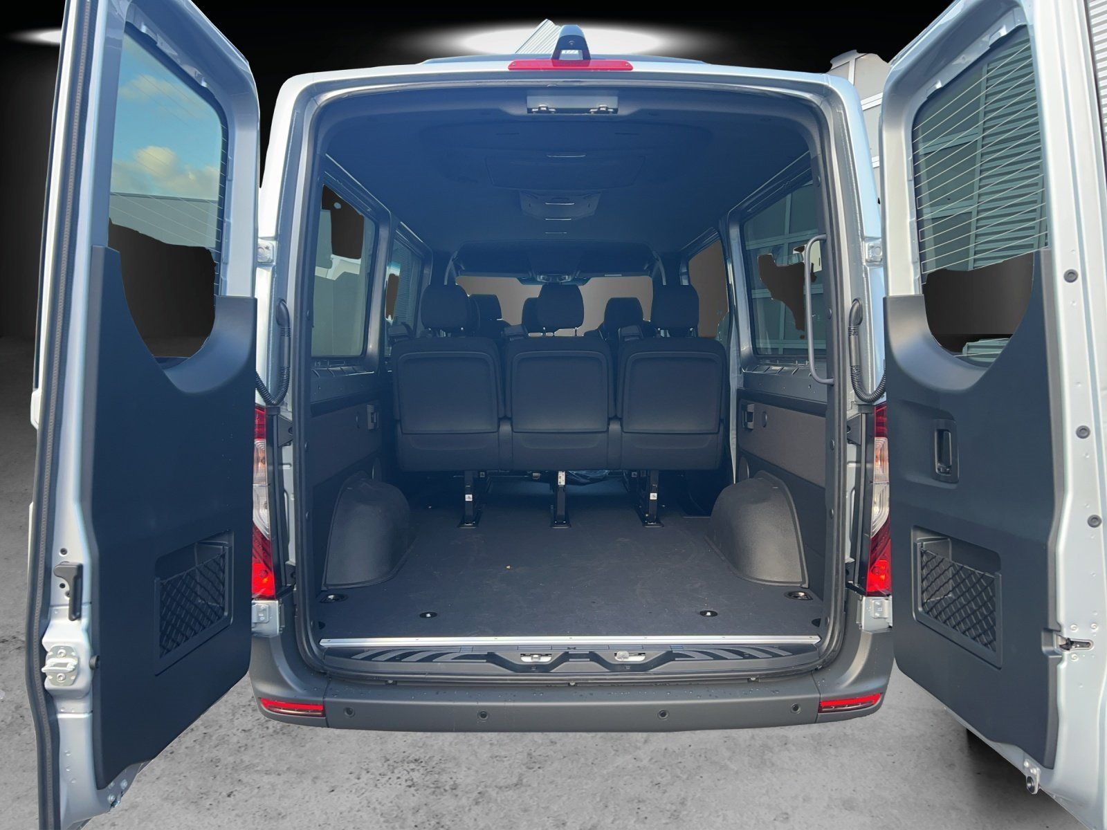 Fahrzeugabbildung Mercedes-Benz Sprinter 317 CDI 9G-Tronic LED Colorglas SiHeiz