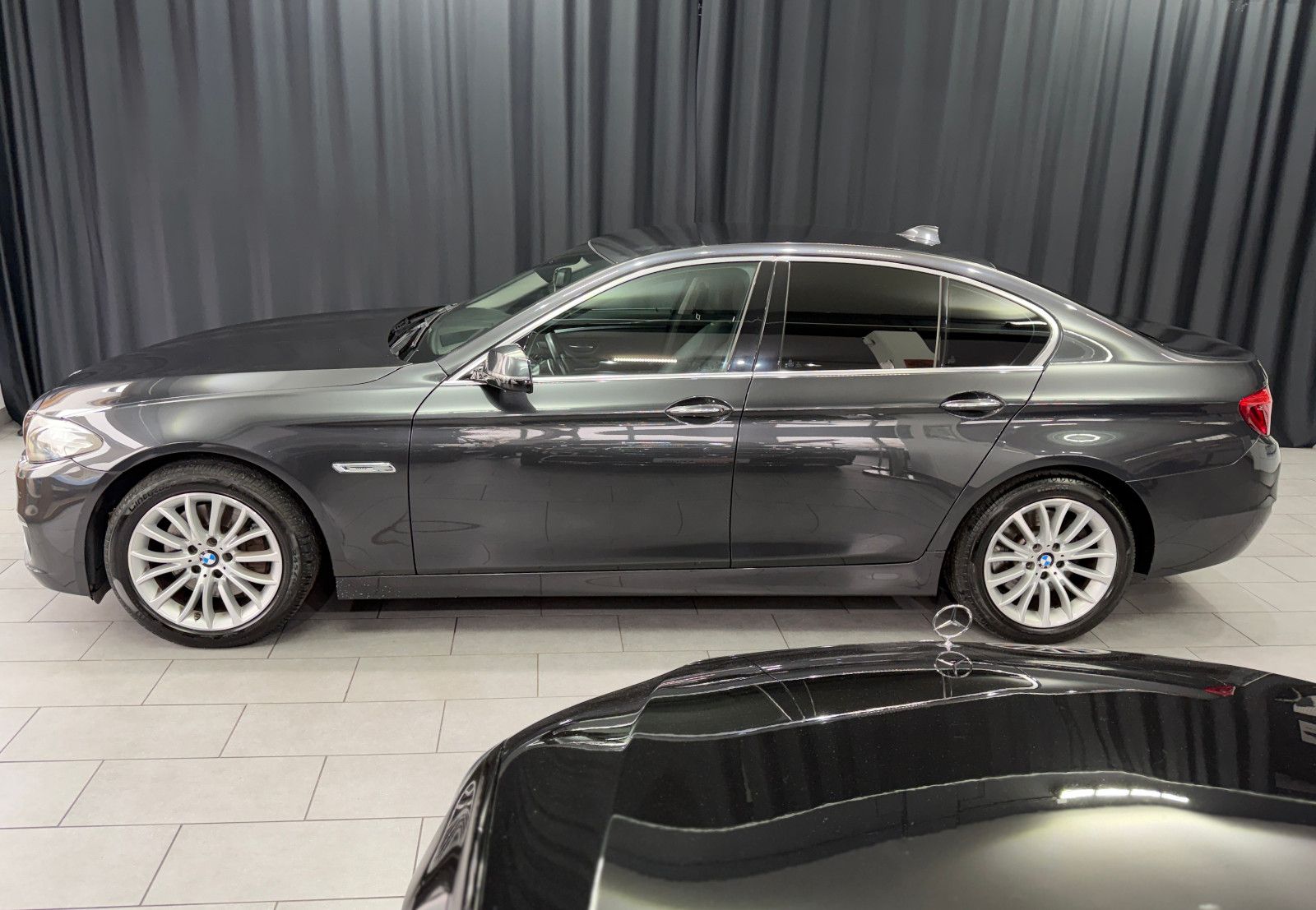 Fahrzeugabbildung BMW 535d Limousine|HuD|HIFI|STANDHZG|NAVI|LEDER
