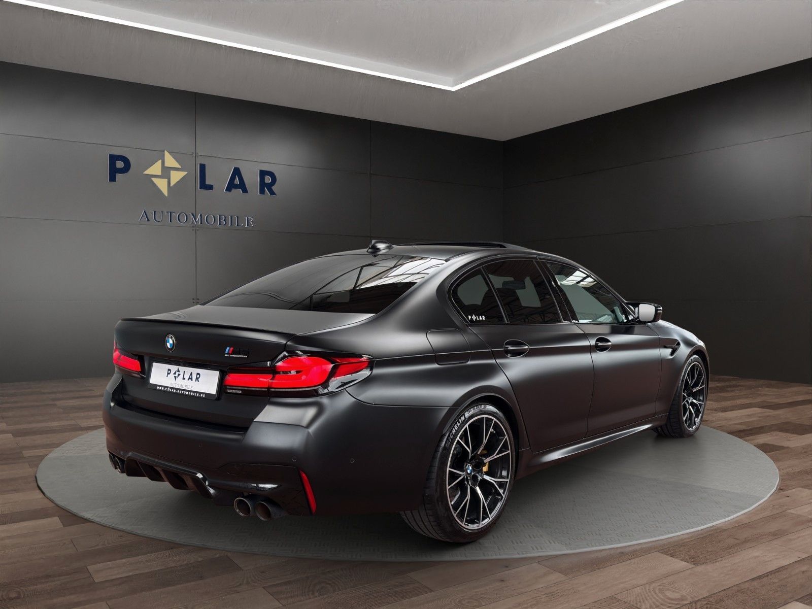 Fahrzeugabbildung BMW M5 Comp.*MotorNeu(12tkm)*M-Driver*Fond-TV*Voll