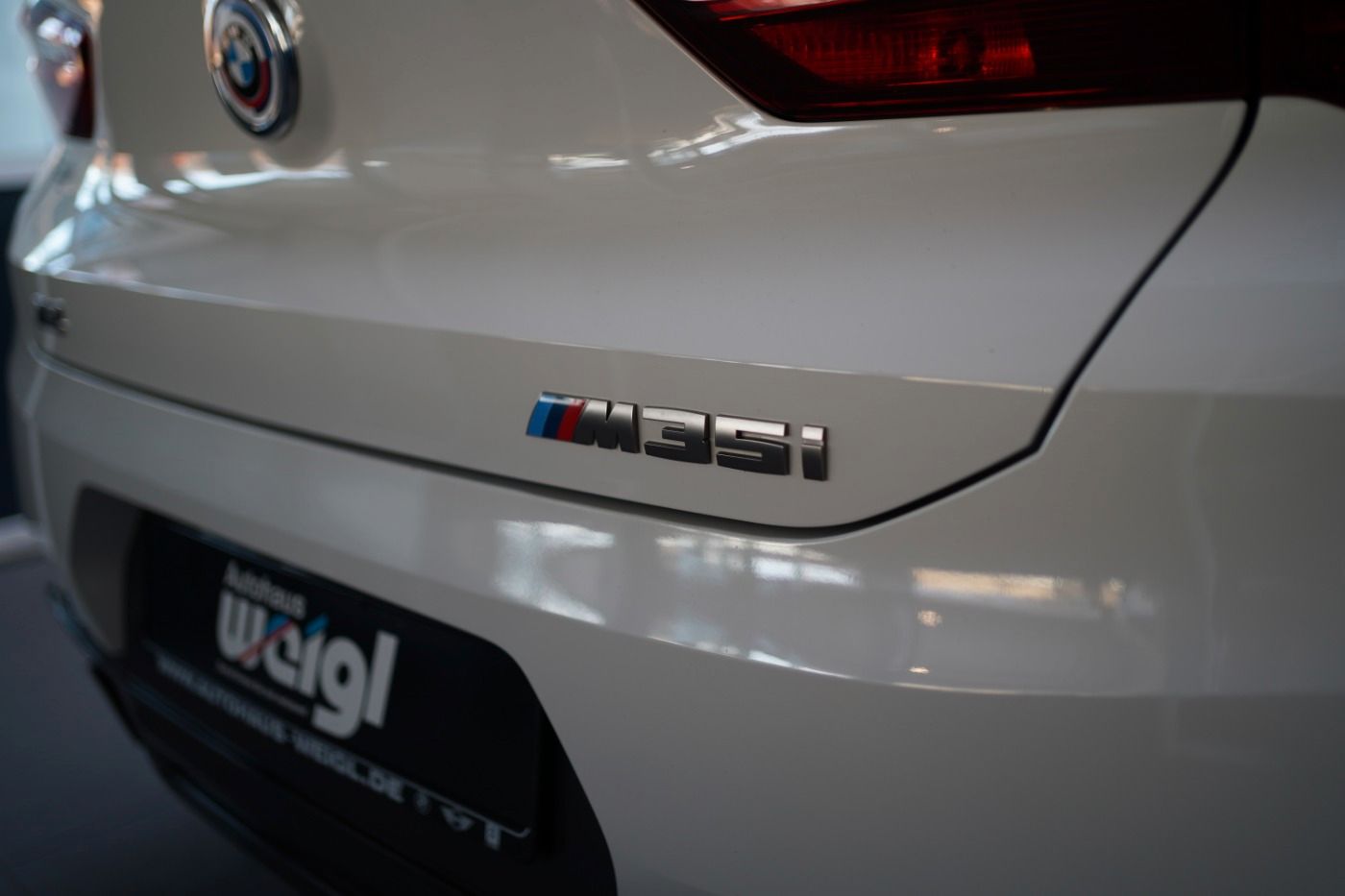 Fahrzeugabbildung BMW X2 M35i M Sport +Glasdach+HeadUp+Parkassist+Navi