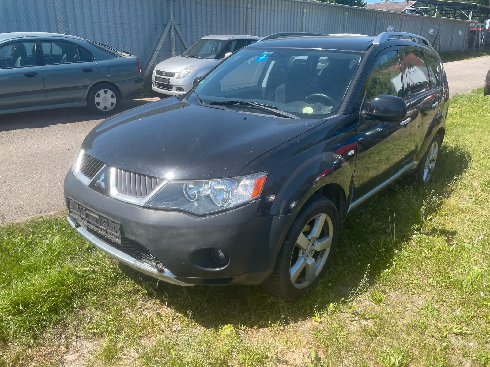 Mitsubishi Outlander 2.4 Intense | 7 Sitzer 4x4