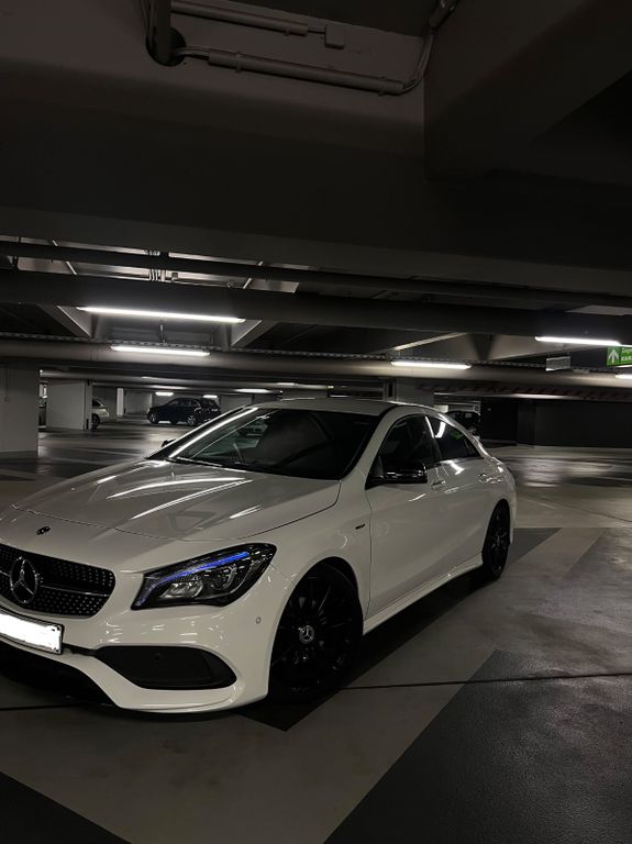 Image of Mercedes-Benz CLA 200