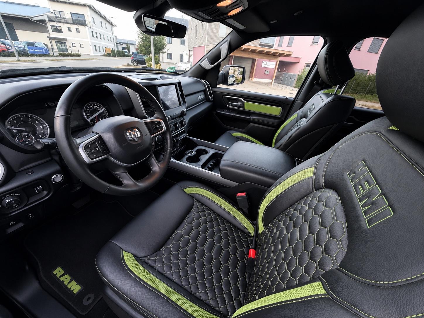 Dodge RAM 5.7 HEMI BIGHORN 4x4 LED LEDER NAVI LPG