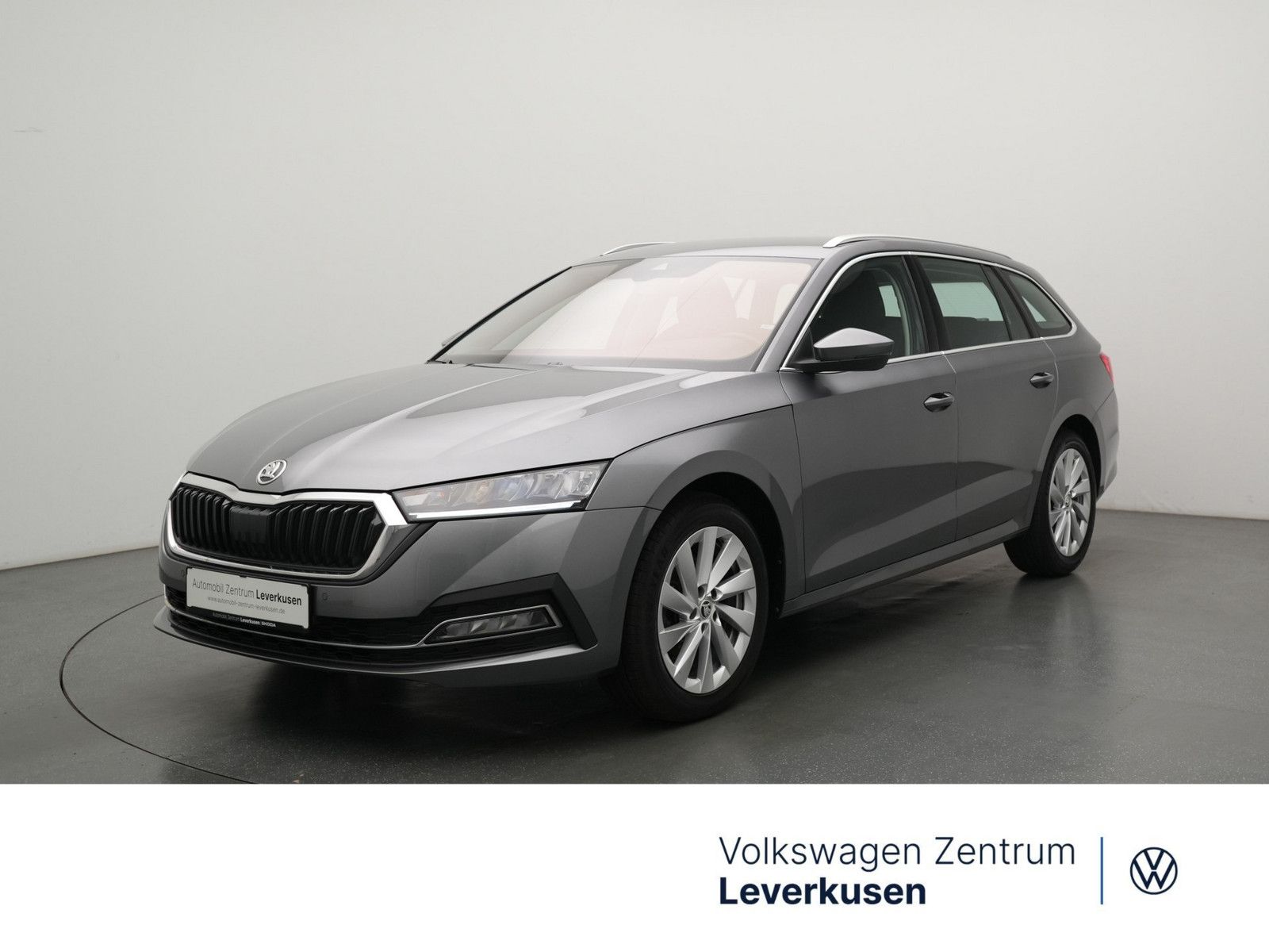 Skoda Octavia Selection Plus DSG LEDER KAM SHZ LED PDC