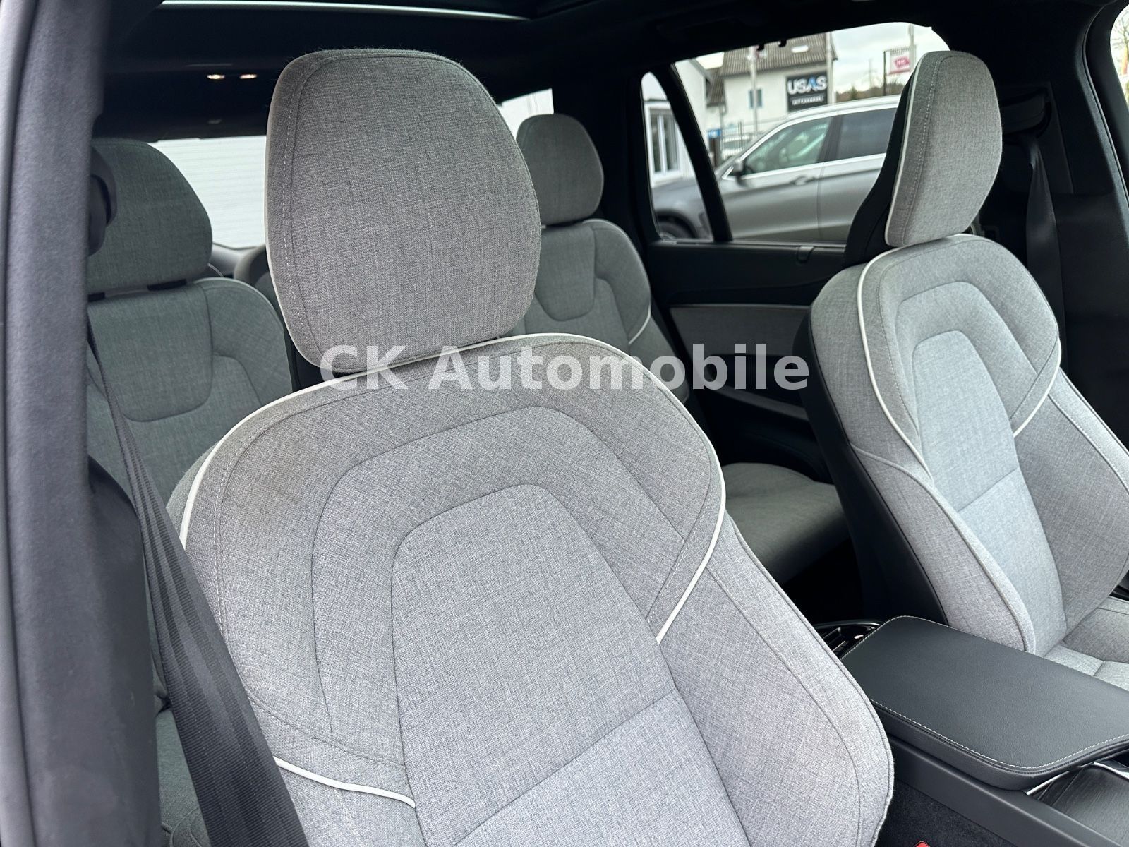 Fahrzeugabbildung Volvo XC90 T8 Ultimate Dark AWD/7 Sitze/Head-Up/LED