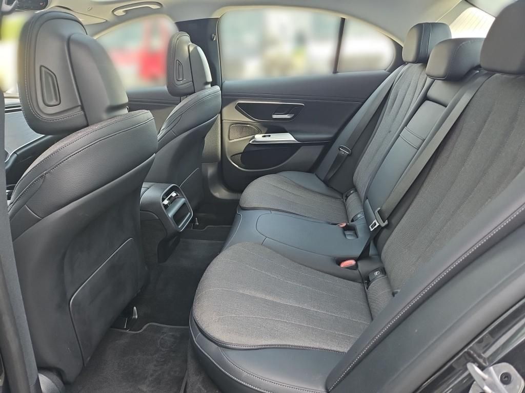 Fahrzeugabbildung Mercedes-Benz E 200 Avantg. Pano Navi Totwi. LED Winterpaket