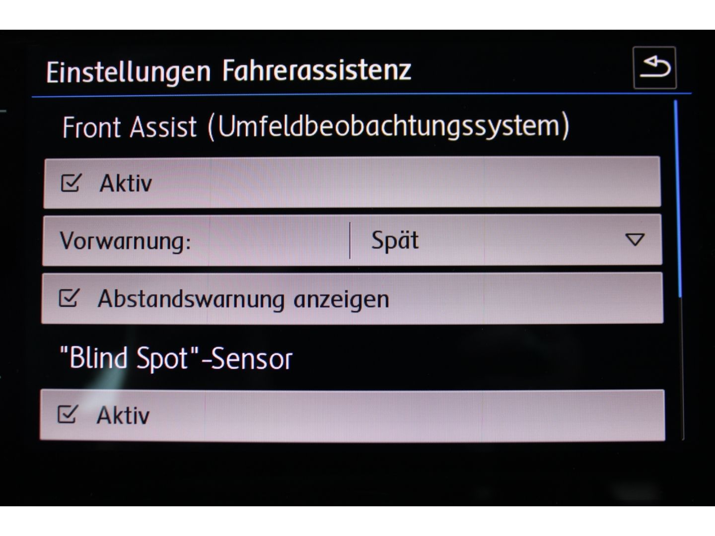 Fahrzeugabbildung Volkswagen Polo VI Comfortline Navi TWA GRA PDC Radio/CD 8