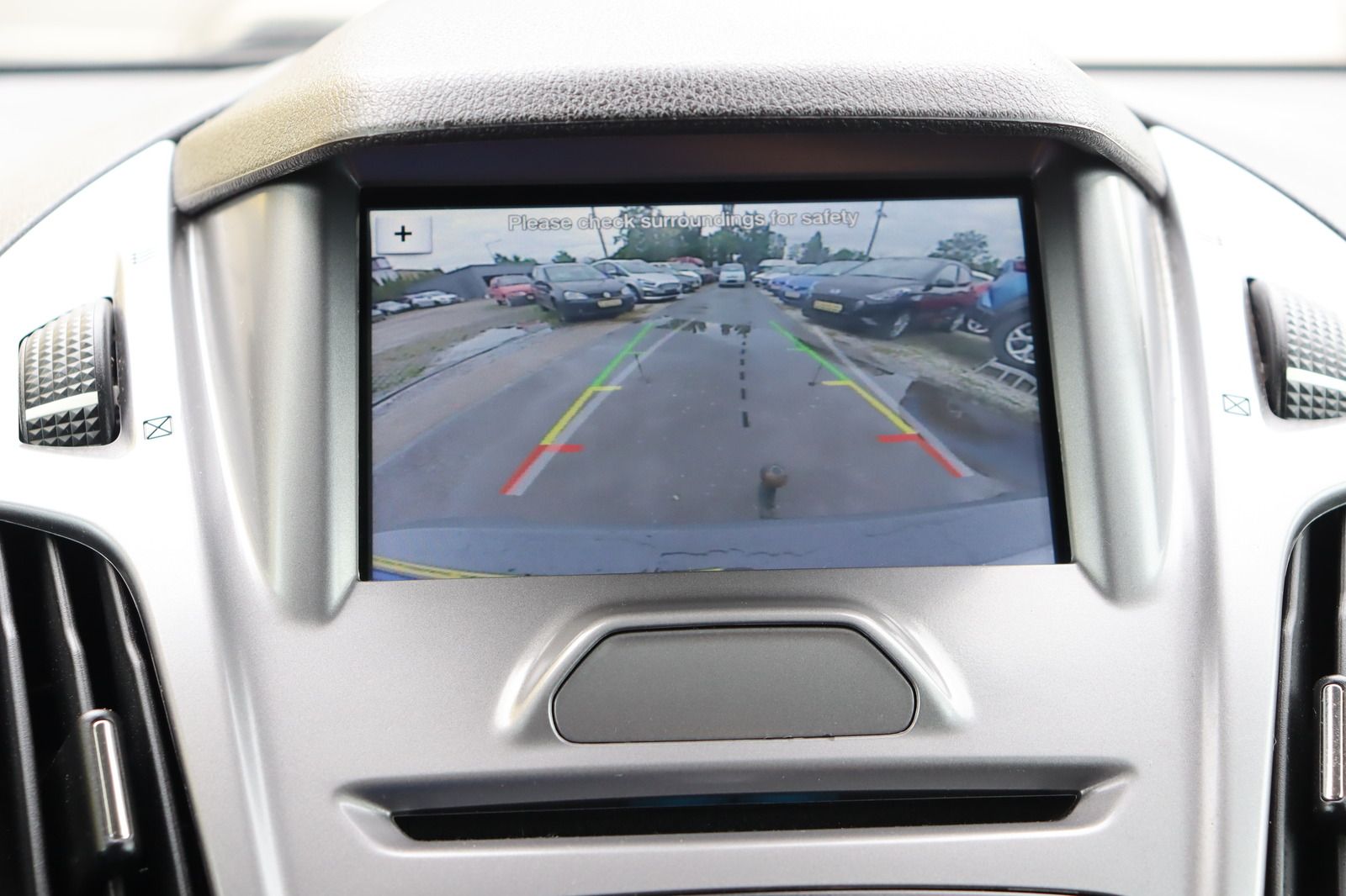 Fahrzeugabbildung Ford Transit Connect * Klima * Navi * RFK * AHK