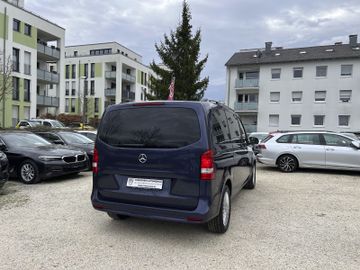 Mercedes V 220 - 5