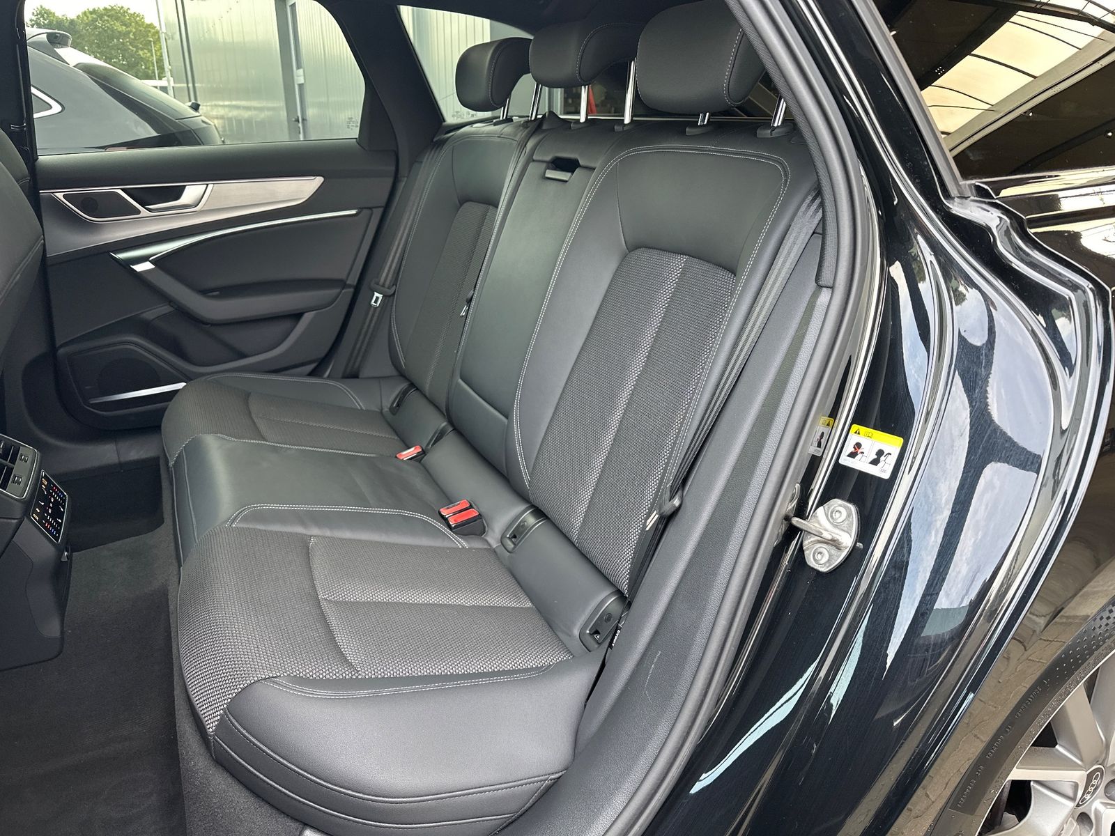 Fahrzeugabbildung Audi A6 Avant 40 TDI Qu S-Line Black NAV+LED+360°+AHK