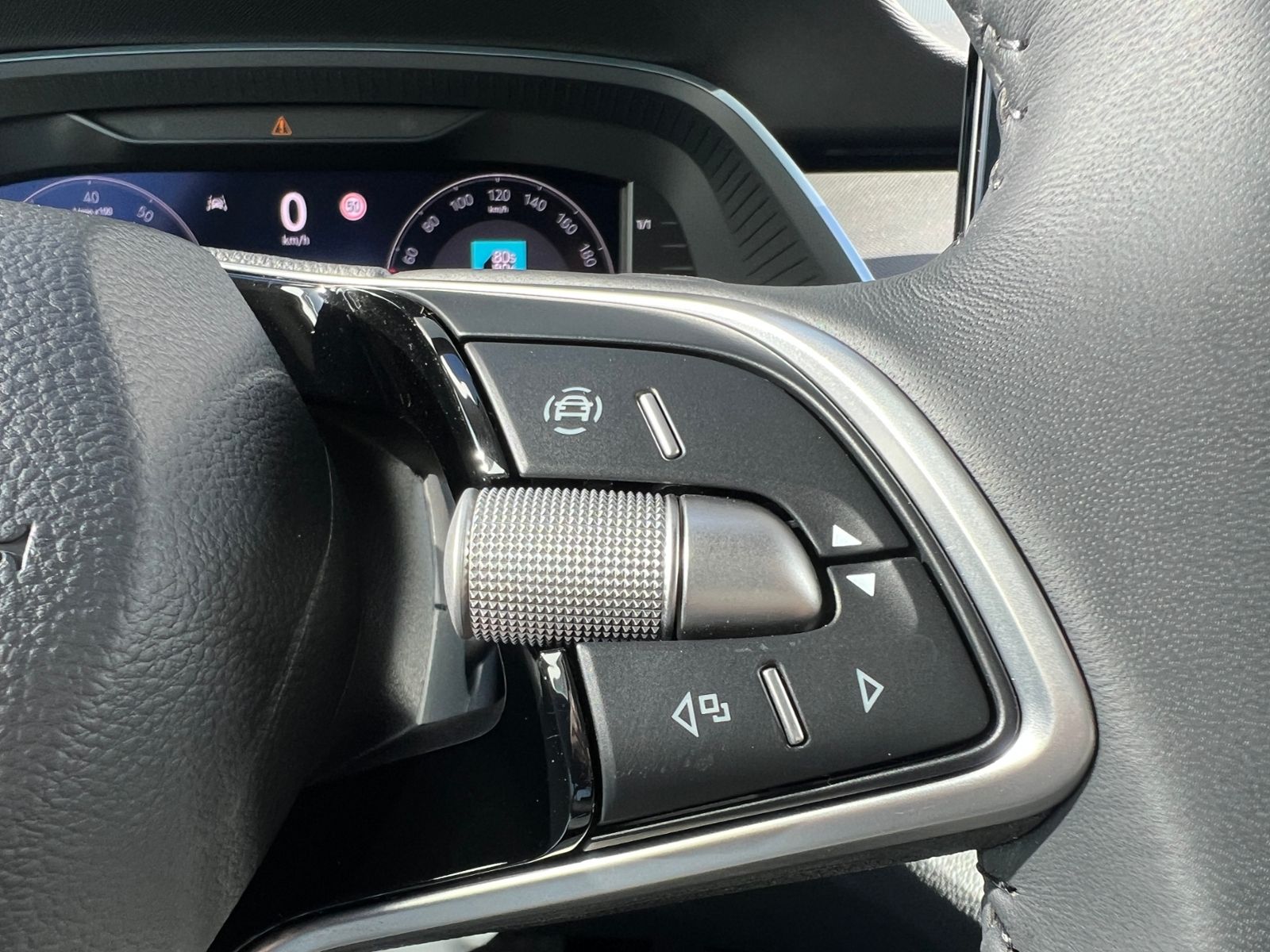 Fahrzeugabbildung SKODA Octavia Combi Selection 1.5 TSI mHEV DSG *LED, S