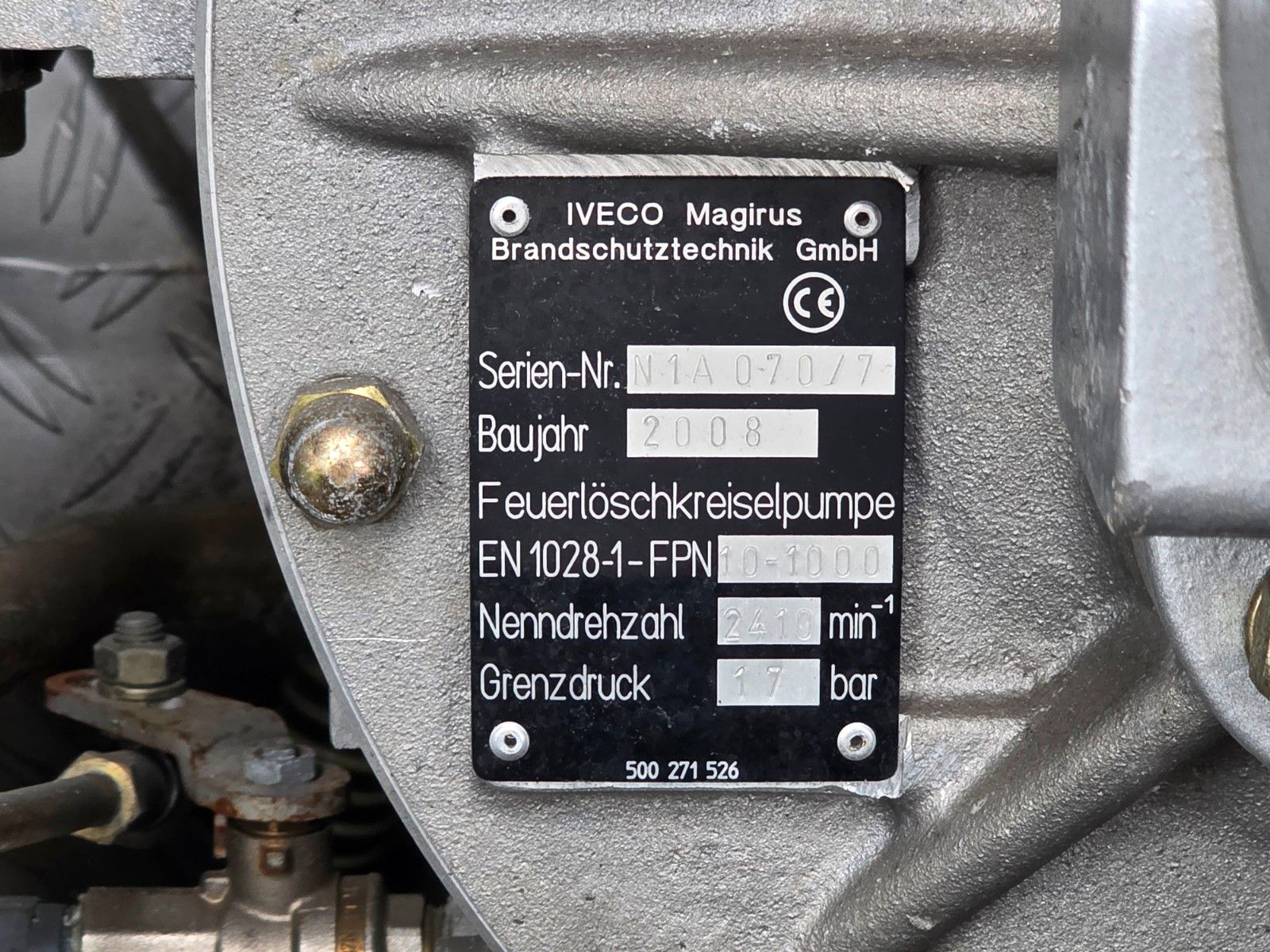 Fahrzeugabbildung Iveco EuroFire Tector FF100EW21 4x4 LF8 Löschfahrzeug