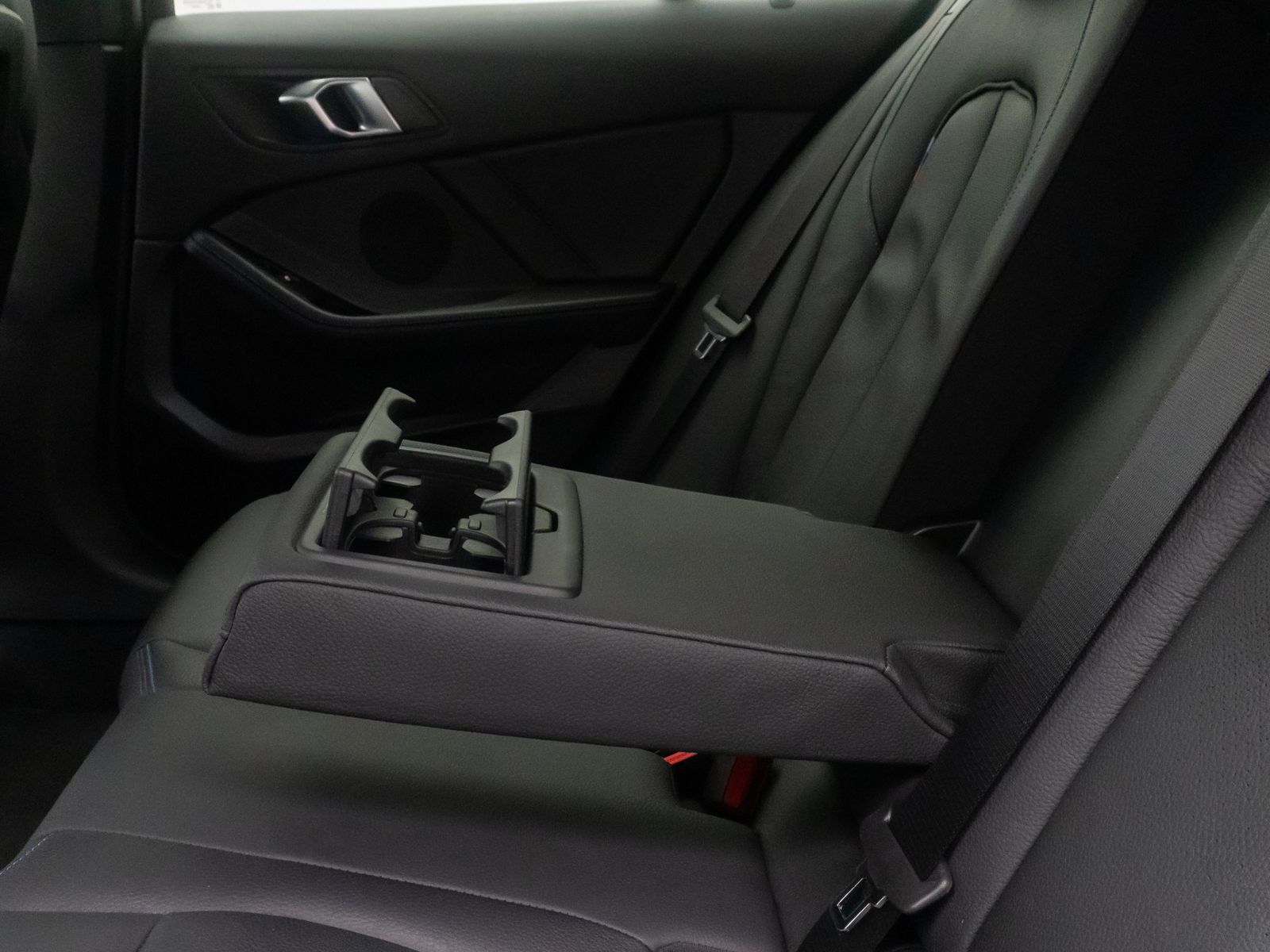 Fahrzeugabbildung BMW 120i M Sport HiFi Fernlich DAB Lenkradhzg 18Zoll
