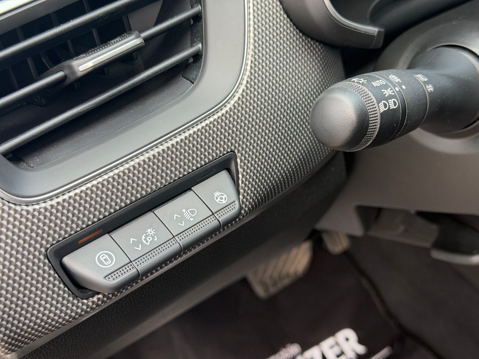 Fahrzeugabbildung Renault Arkana Techno/KAMERA/AMBIENTE/KAMERA/LEDER/ACC