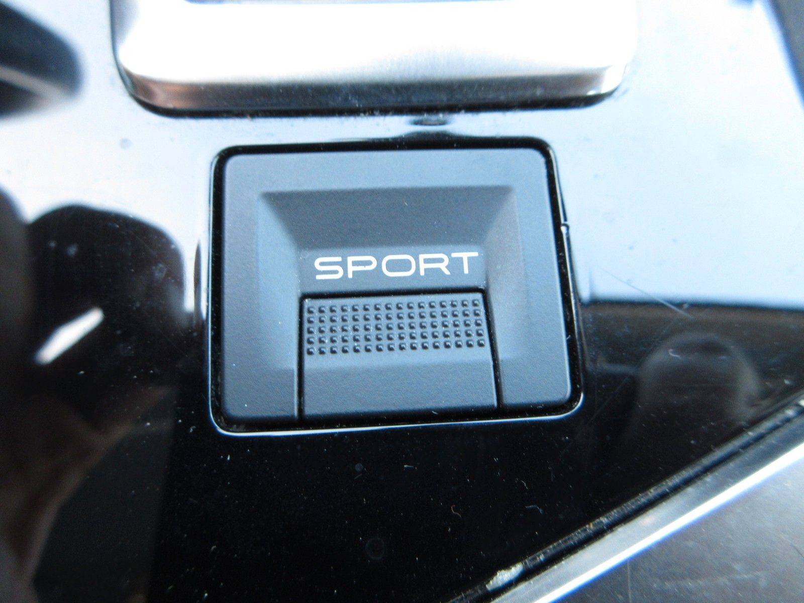 Fahrzeugabbildung Peugeot 5008 Active 1.2T NAVI/PDC/VIRTUAL/7-SITZER