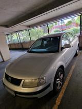 Volkswagen Passat 3B Limousine  Silber - gebrauchte VW Passat aus dem Jahr 2000