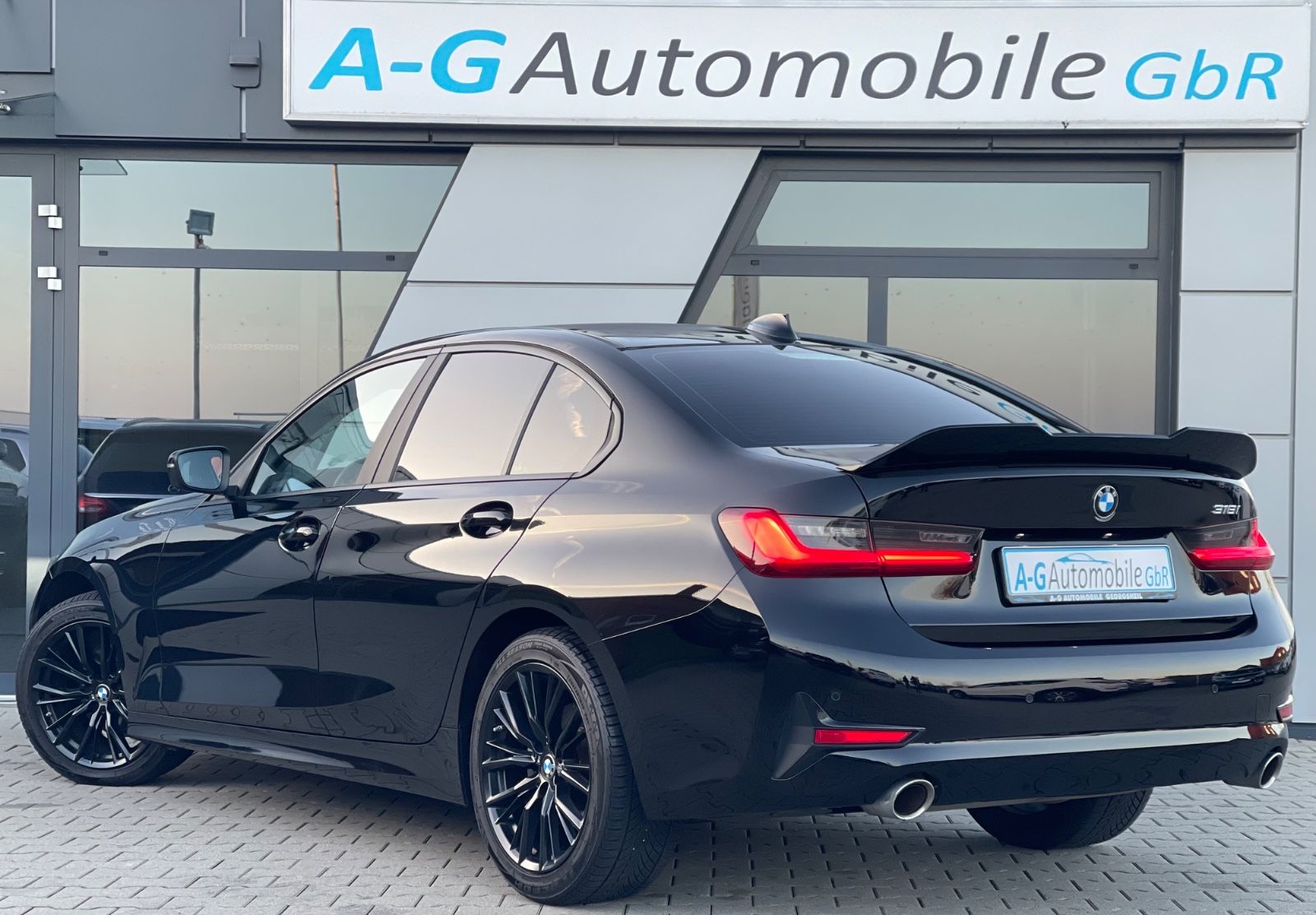 BMW 318 i Limousine Advantage Heckspoiler M-Felgen foto 9