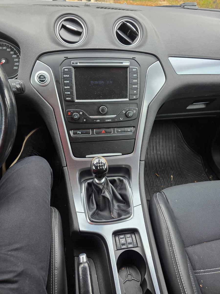Ford Mondeo 2012 — photo 9