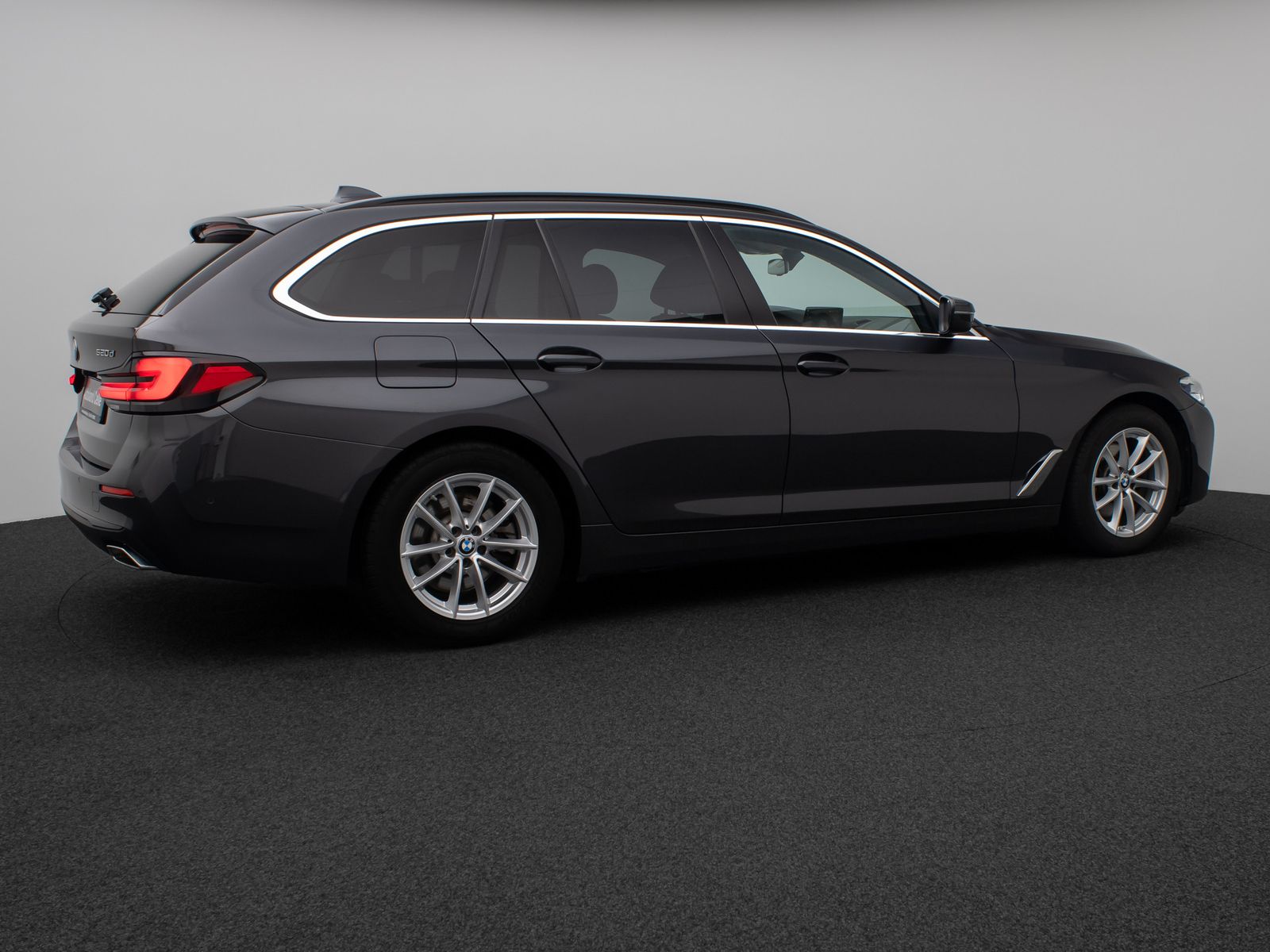Fahrzeugabbildung BMW 520d Kamera DAB 4xKlima AHK Alarm Leder Sport