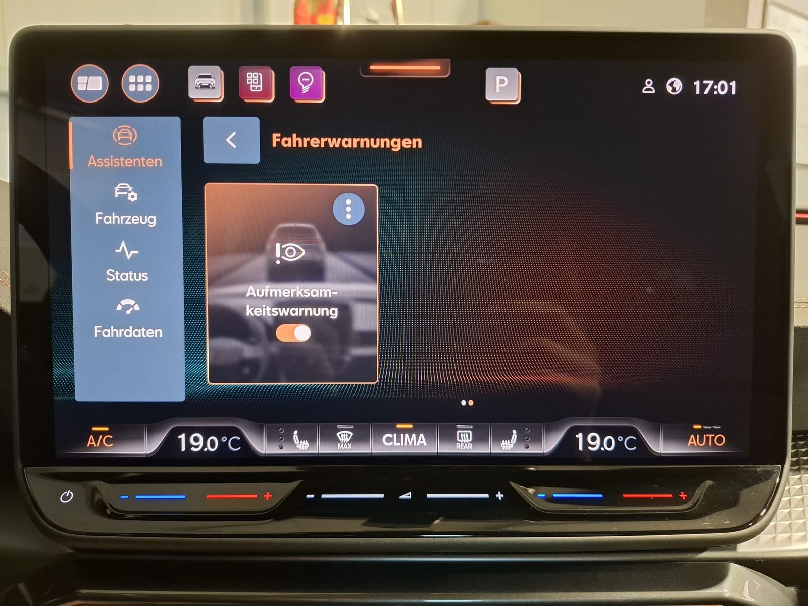 Fahrzeugabbildung CUPRA Leon 1.5 eTSI DSG AHK*DYNAMICA*EDGE*LED*5JGARAN.