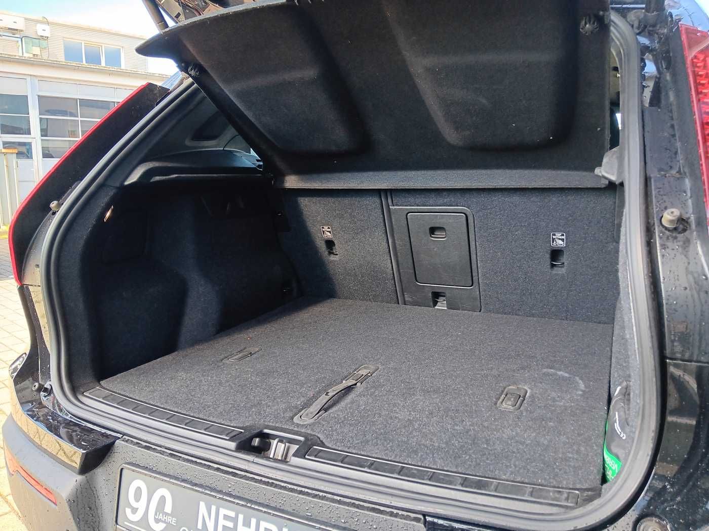 Fahrzeugabbildung Volvo XC40 Recharge Single Pro 'Glasdach, 360, e-Sitze