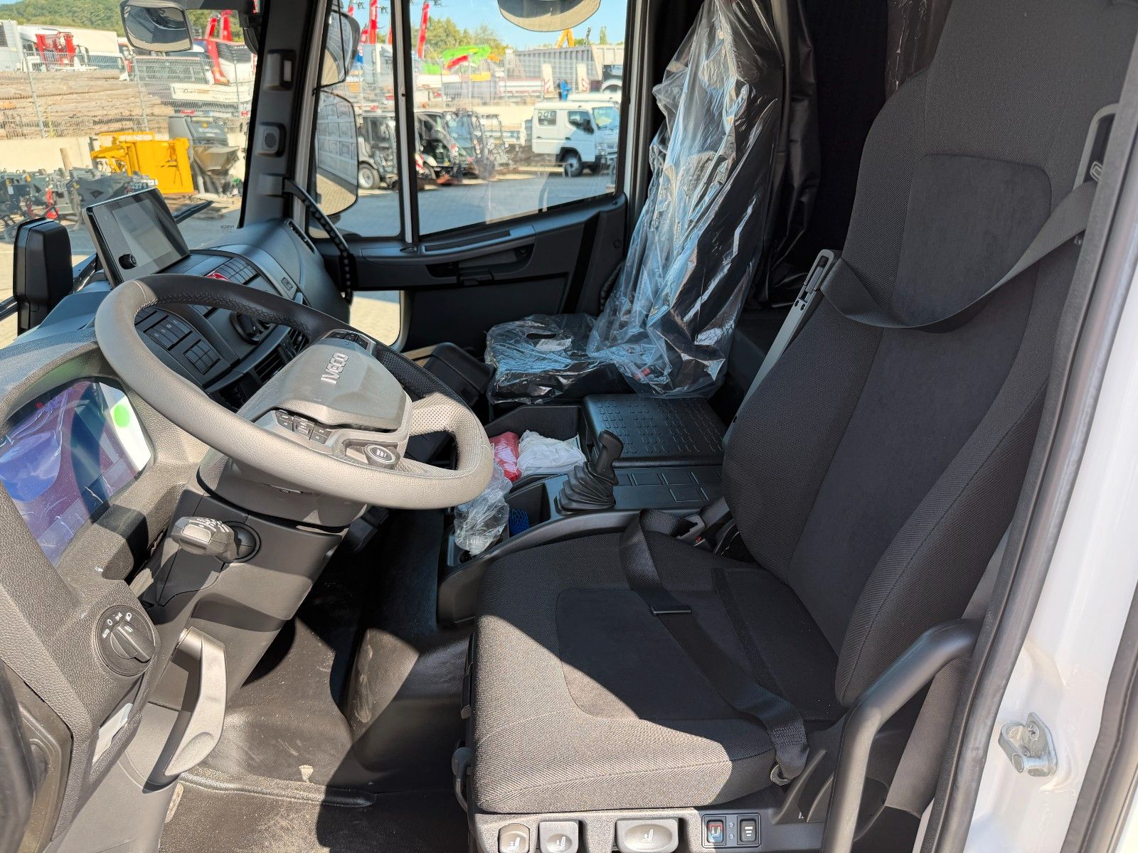 Fahrzeugabbildung Iveco Eurocargo ML80E21/P L-Haus AHK Standheizung