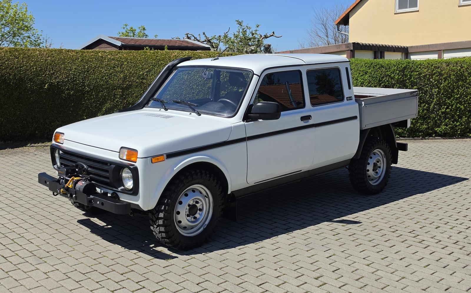 Lada Niva 1,7i 4x4" Pickup" -Horntools / Texan/ 14Tkm