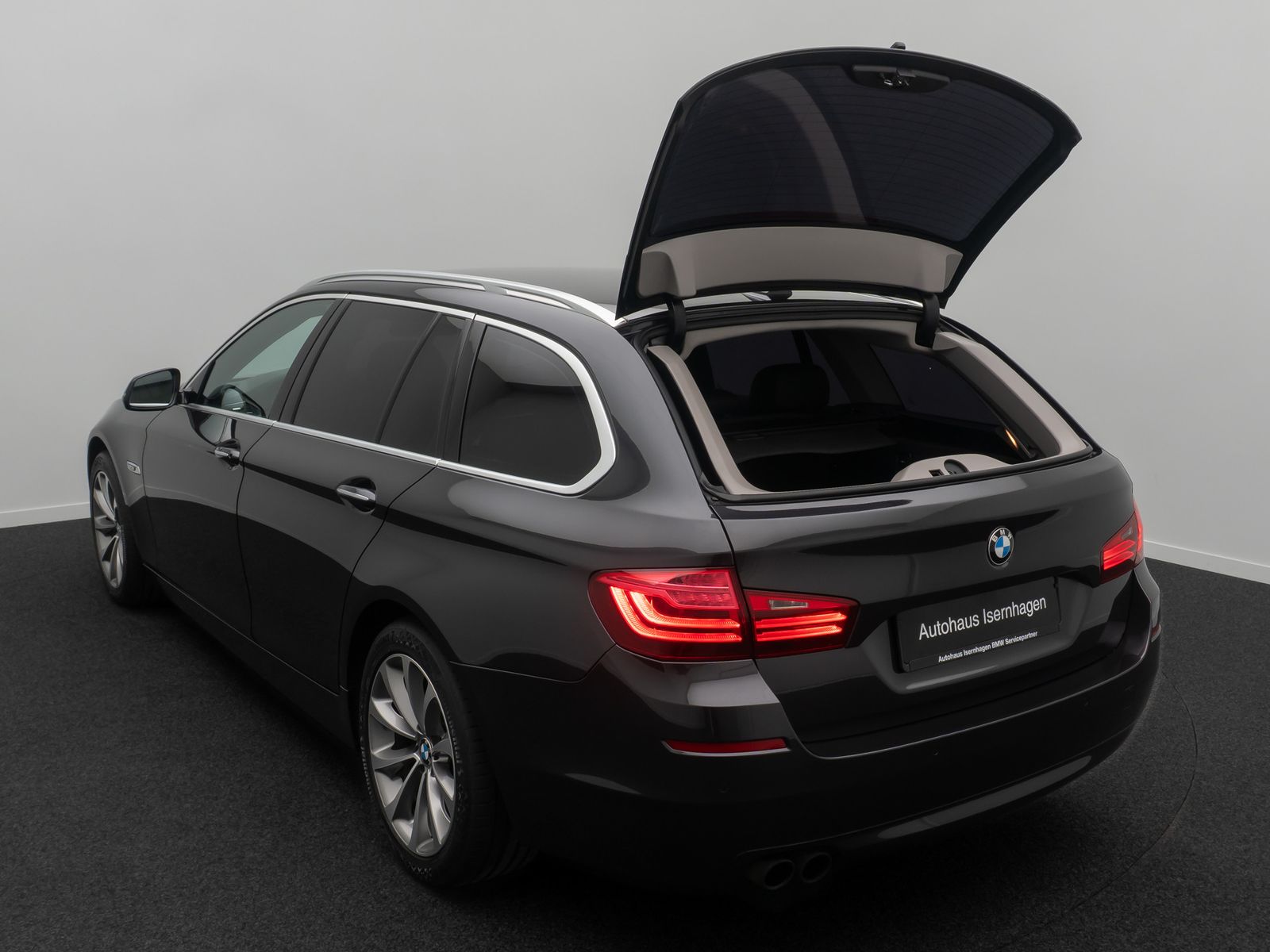 Fahrzeugabbildung BMW 530d xD Modern Line AHK HUD HiFi Leder Standheiz