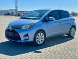Toyota Yaris 1,5-l-VVT-i Hybrid CVT - - Toyota Yaris: Von Privat