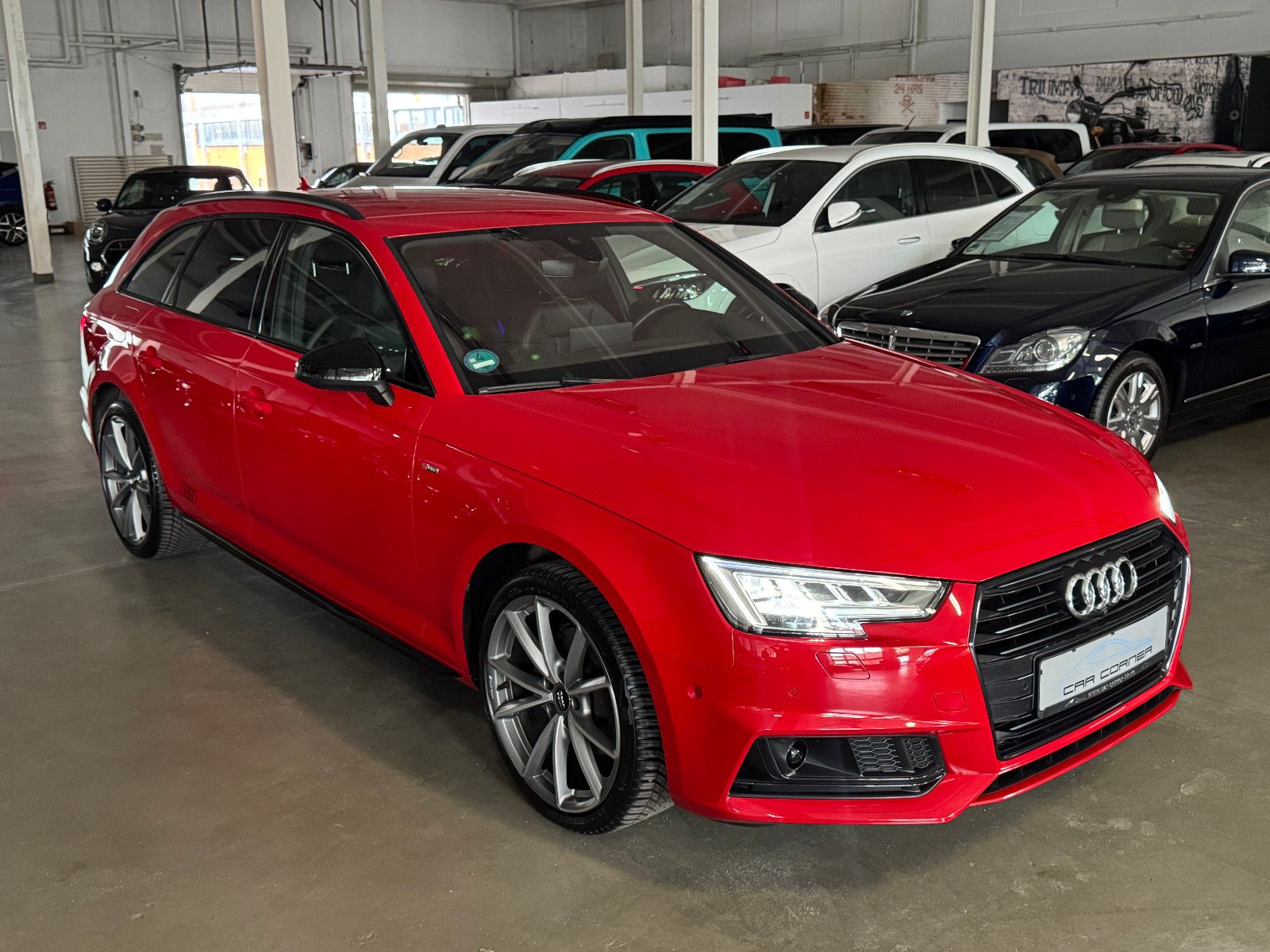 Fahrzeugabbildung Audi A4 2.0 TFSI G-TRON 3X S-LINE BLACK EDITION VOLL